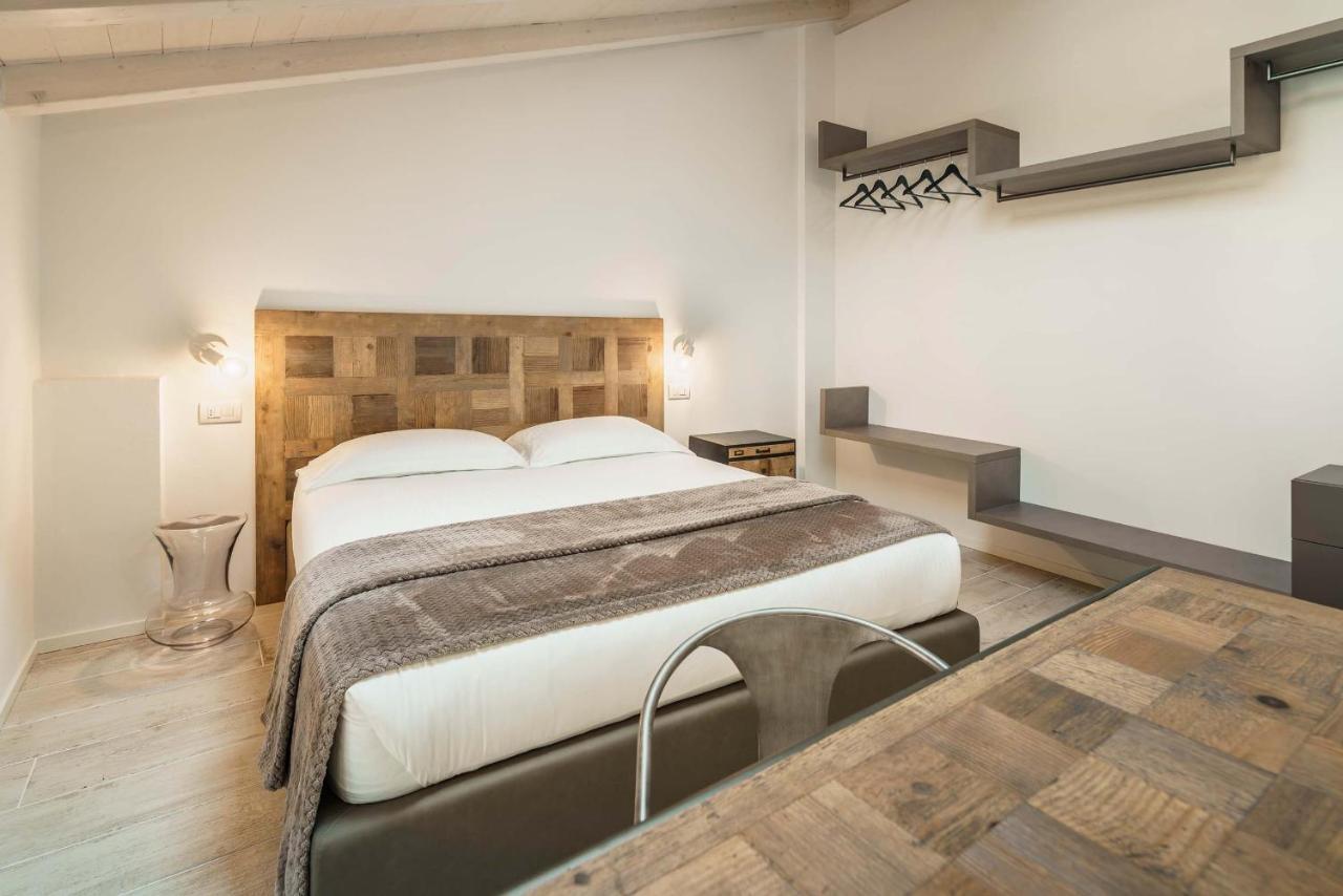 Casa Dei Maestri Luxury Apartments Arco Bagian luar foto