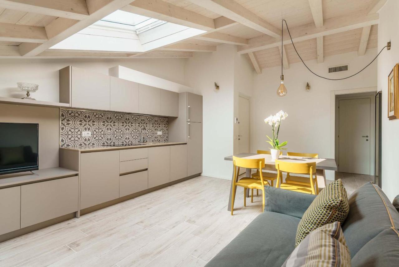 Casa Dei Maestri Luxury Apartments Arco Bagian luar foto